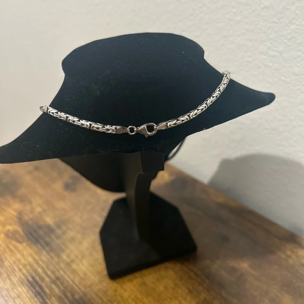 Silver Chain Necklace with Delicate Rope Design - Picture 3 of 5